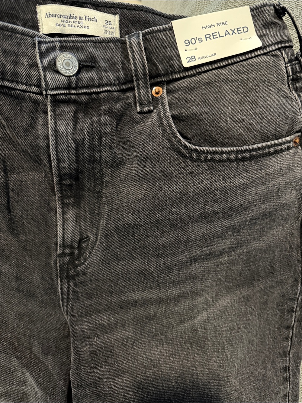 Abercrombie & Fitch Men's High-Rise 90's Relaxed Jeans in Washed Black